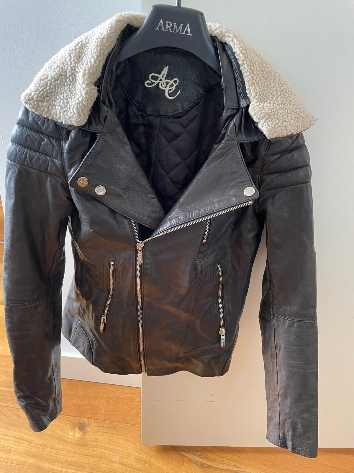 Arma zwart leren jas maat xs / 34, Ophalen, Zo goed als nieuw, Maat 34 (XS) of kleiner, Zwart