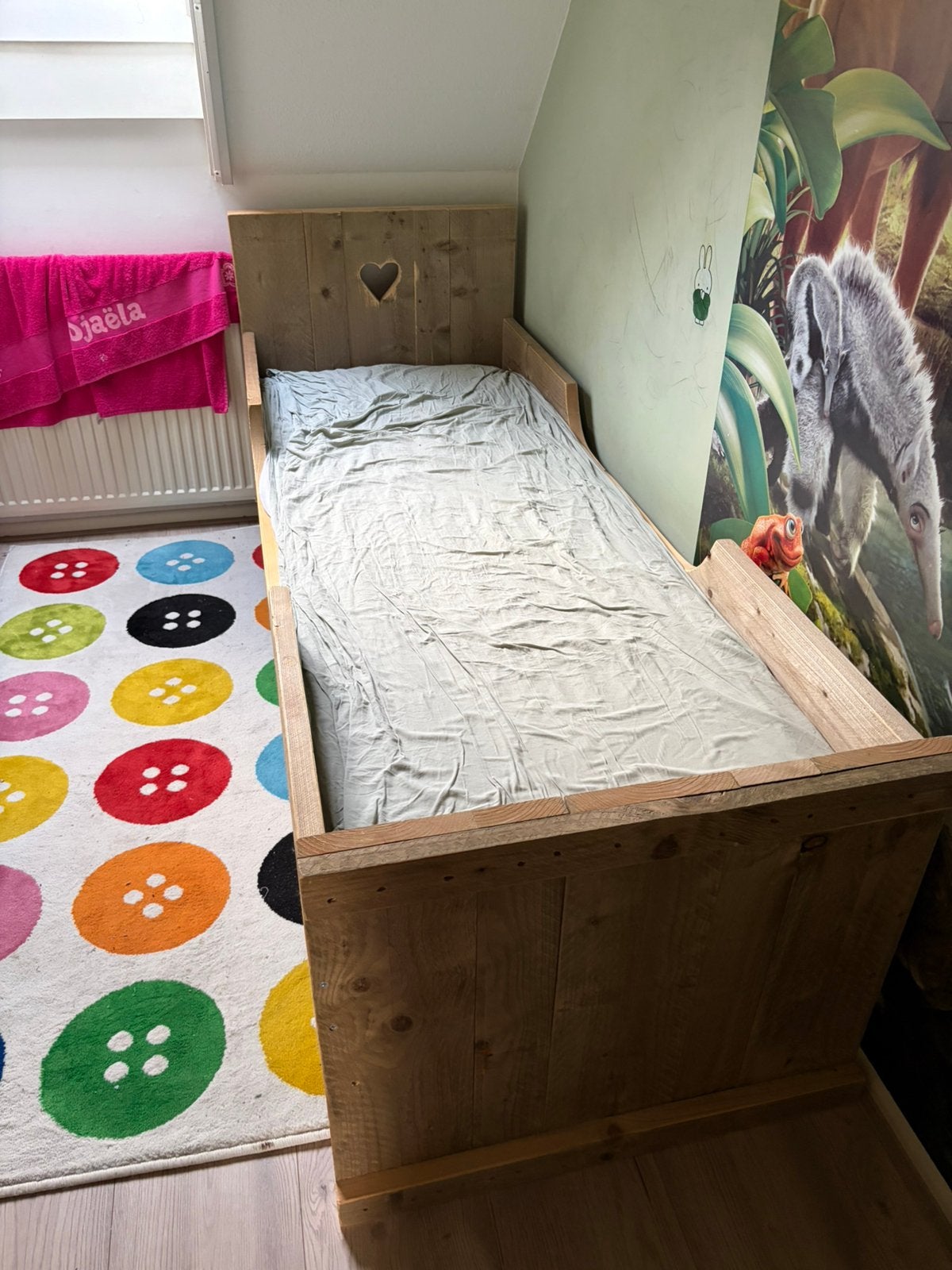 Prachtig steigerhouten bed, Ophalen, 85 tot 100 cm, Zo goed als nieuw, Matras