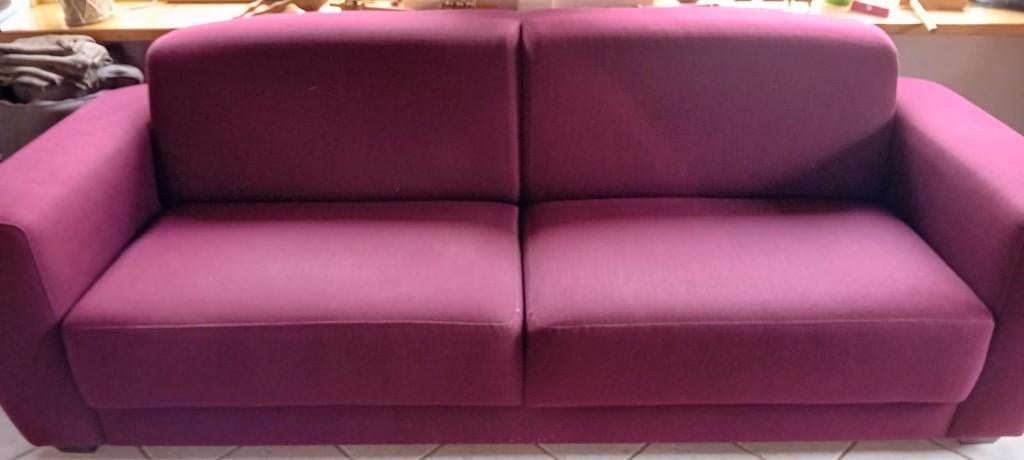 Rode stoffen bank, Ophalen, Gebruikt, Driepersoons, 75 tot 100 cm