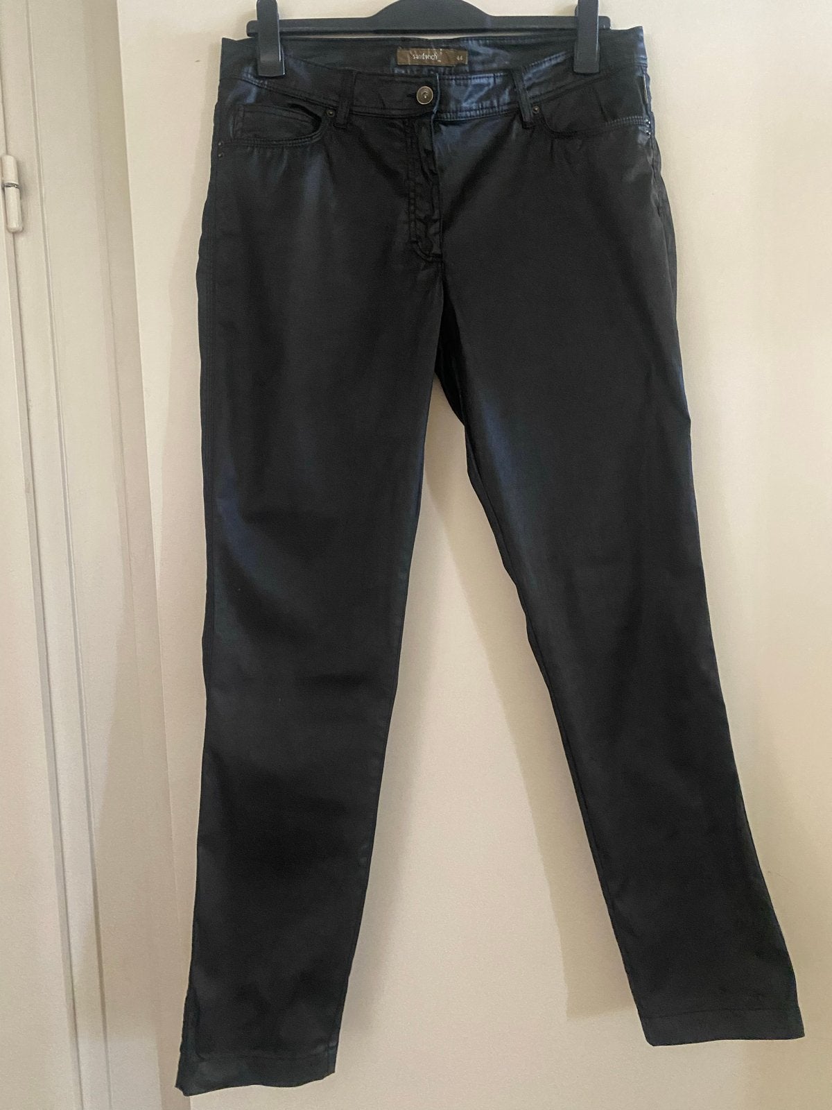 Stoere Sandwich coated (leatherlook) broek/jeans, Kleding | Dames, Verzenden, Zwart, Maat 42/44 (L), Zo goed als nieuw