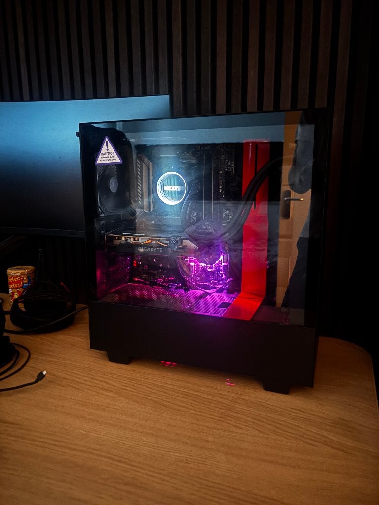 Foto 3 van Watergekoelde Gaming Pc