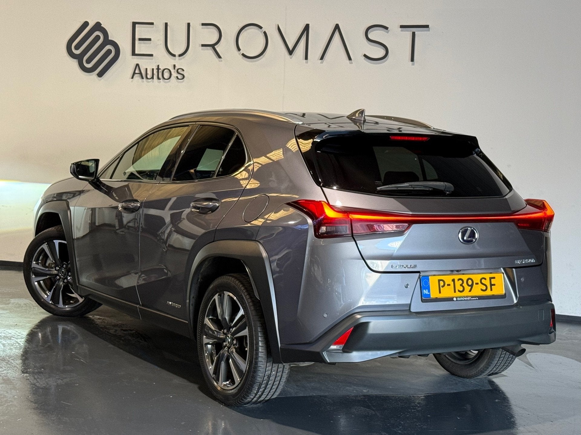 Lexus UX 250h Preference Line Hybrid Camera Cruise Control, Gebruikt, 4 cilinders, Bedrijf, Hybride Elektrisch/Benzine