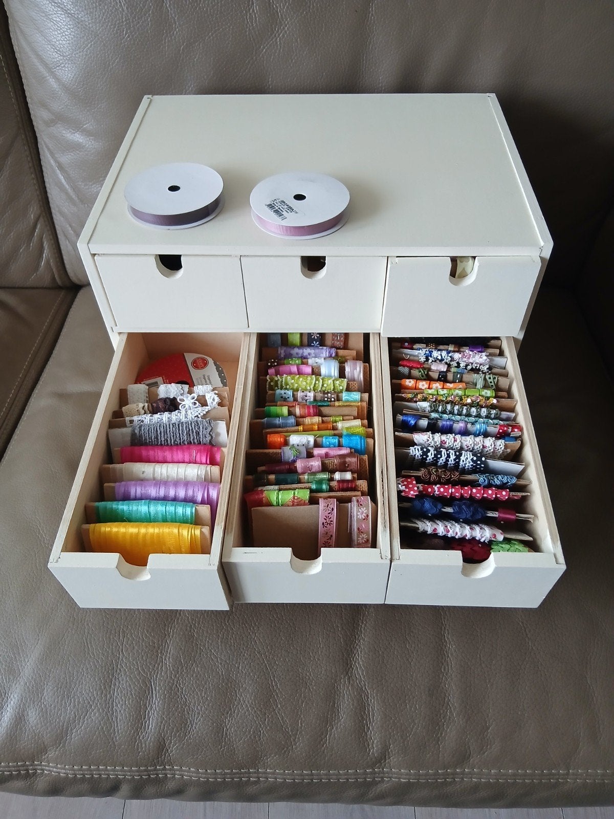Grote collectie lintjes, ca. 200 stuks van 1 meter, Hobby en Vrije tijd, Ophalen, Textiel, Meerkleurig, Zo goed als nieuw