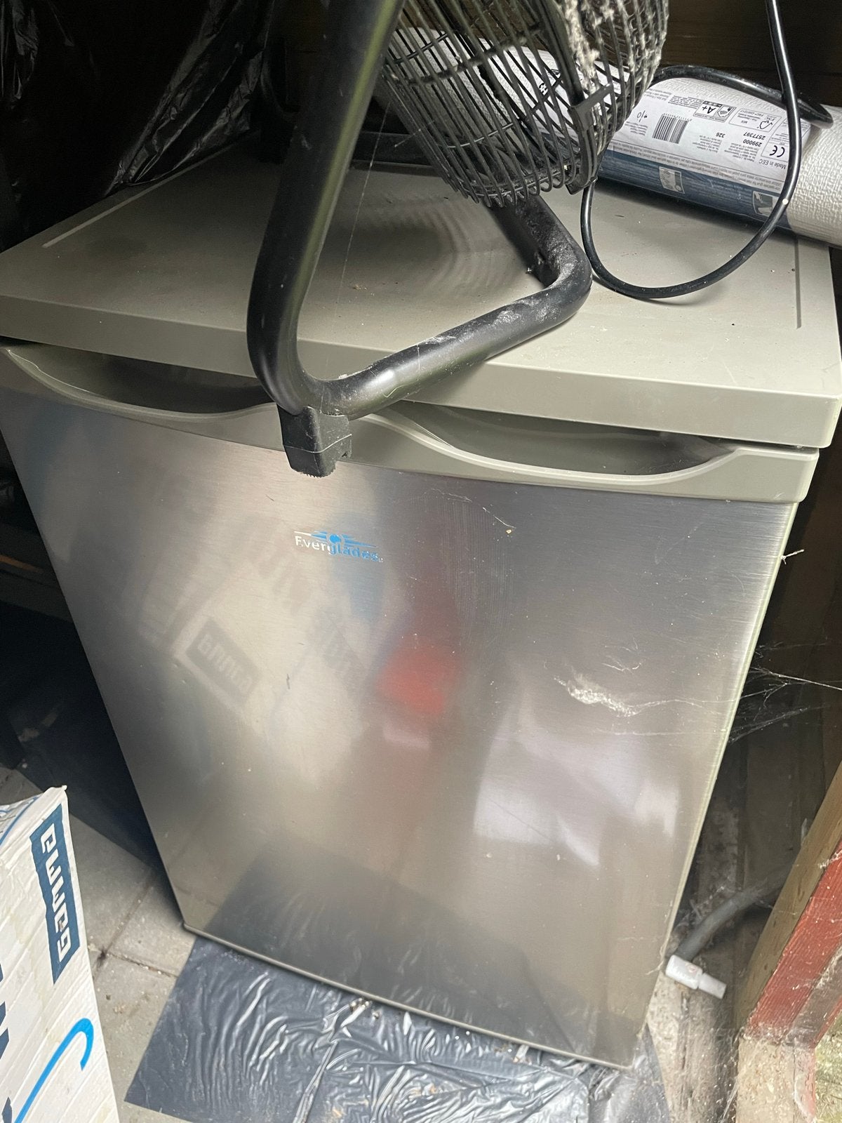 Compacte koelkast met vriesvak - Ideaal voor kleine ruimtes, Gebruikt, Minder dan 75 liter, 45 tot 60 cm, Met vriesvak