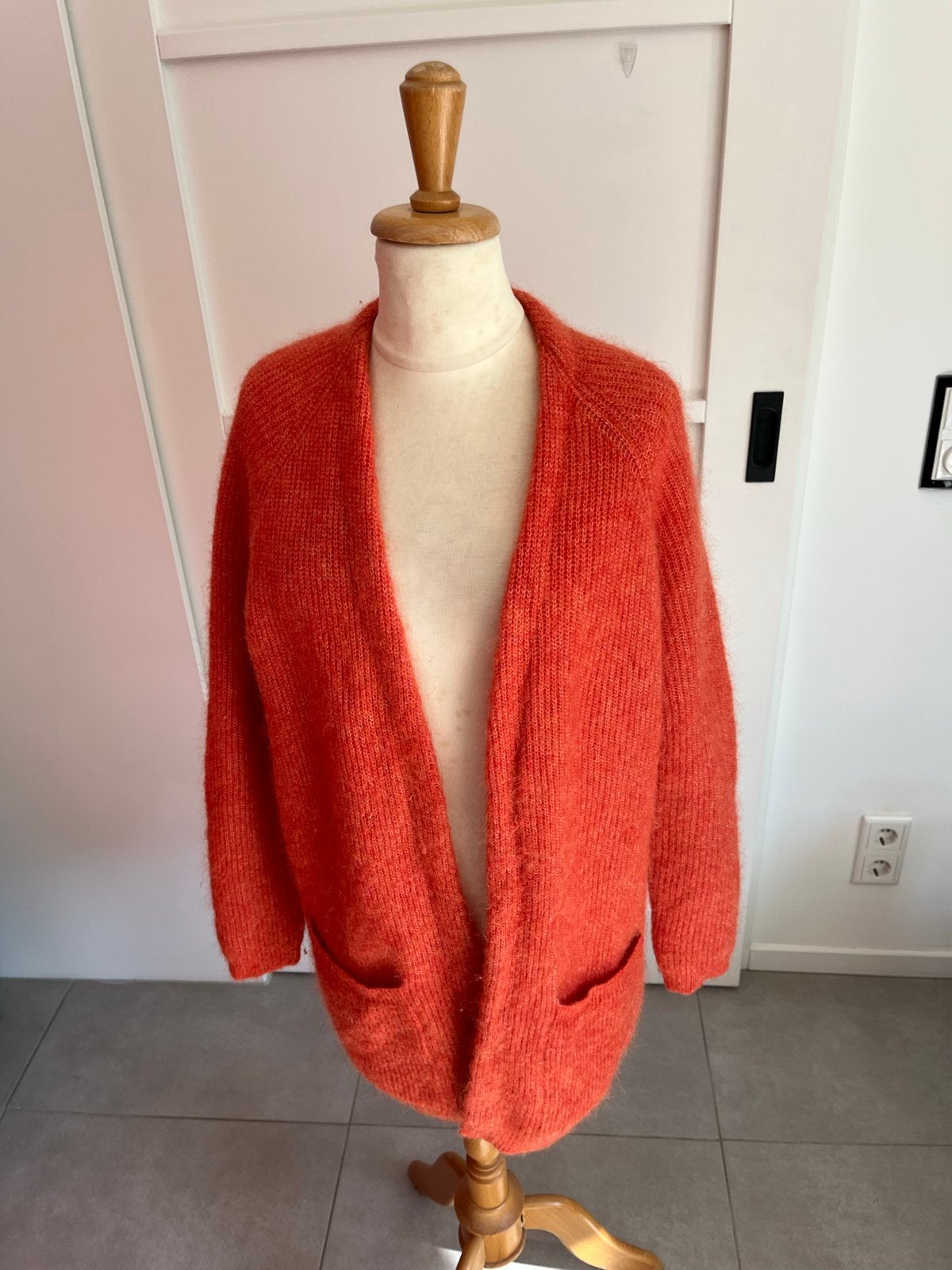 By Malene Birger Oranje Vest Maat XXS, Kleding | Dames, Truien en Vesten, Ophalen of Verzenden, Zo goed als nieuw, Maat 34 (XS) of kleiner