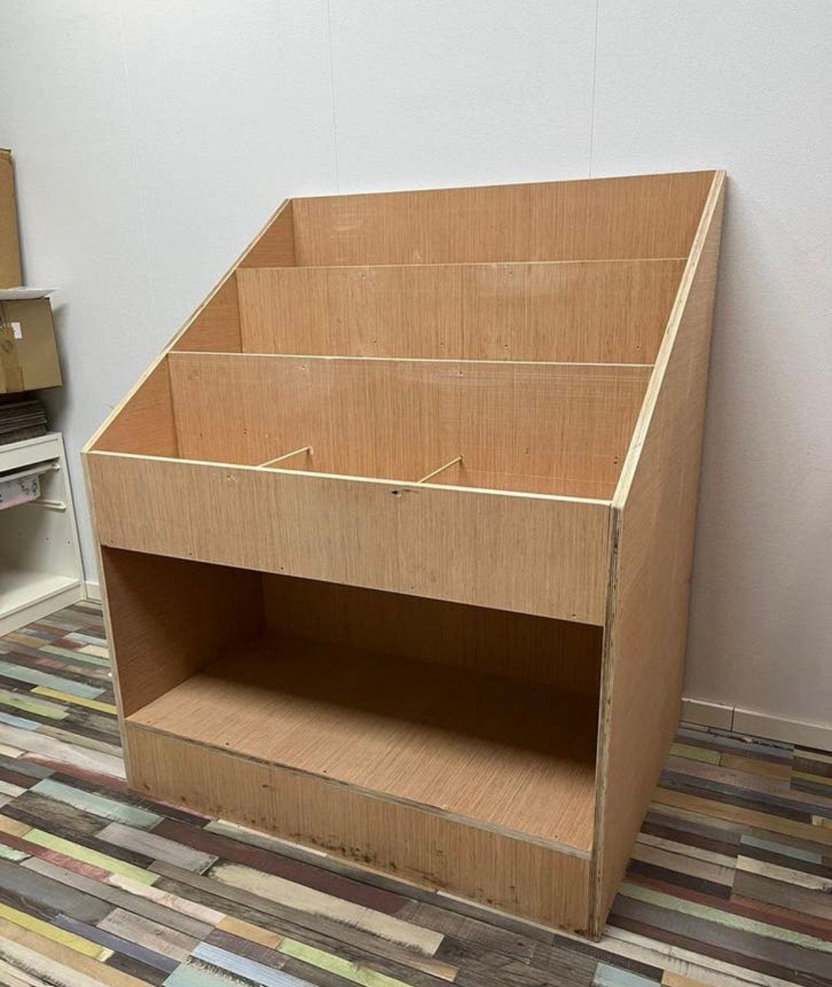 Houten platenkast, Ophalen