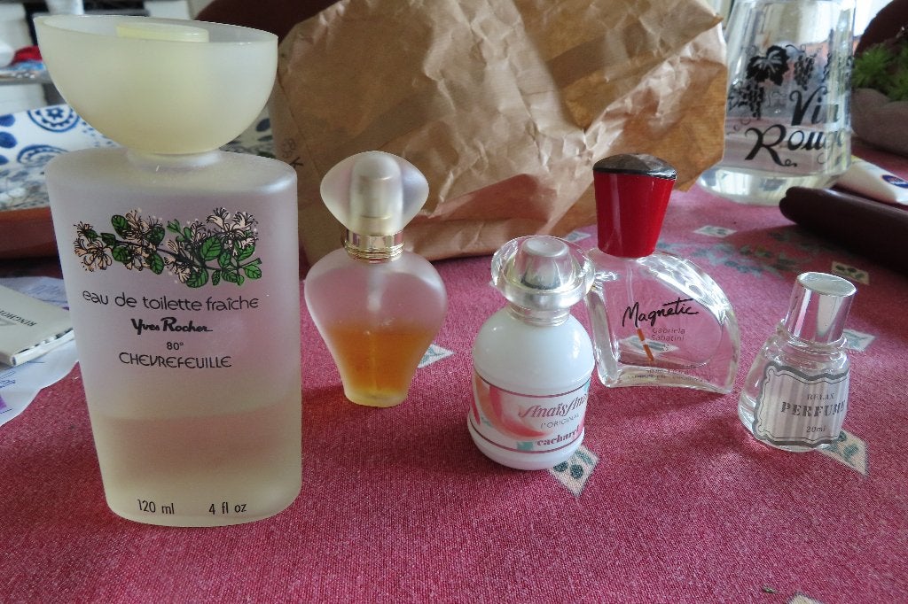 parfumflesje div , halfvolle, en lege flesjes Pivoine Anaïs, Verzenden, Gebruikt, Miniatuur