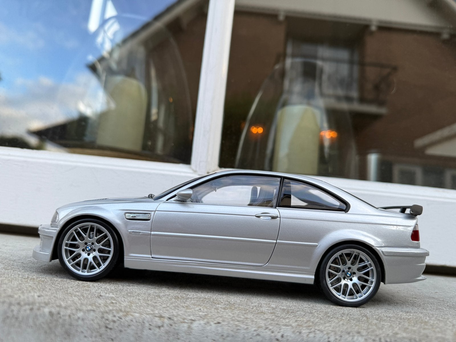 1:18 BMW E46 M3 GTR zilvergrijs 2001 Kyosho BMW Dealer, Kyosho, Auto, Ophalen of Verzenden, Zo goed als nieuw