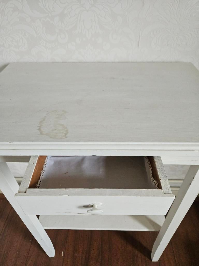 Vintage wit bijzettafeltje met lade en plank, Antiek en Kunst, Antiek | Meubels | Tafels, Ophalen of Verzenden