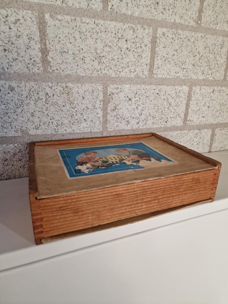 Oude houten kist met houten blokken, Ophalen of Verzenden
