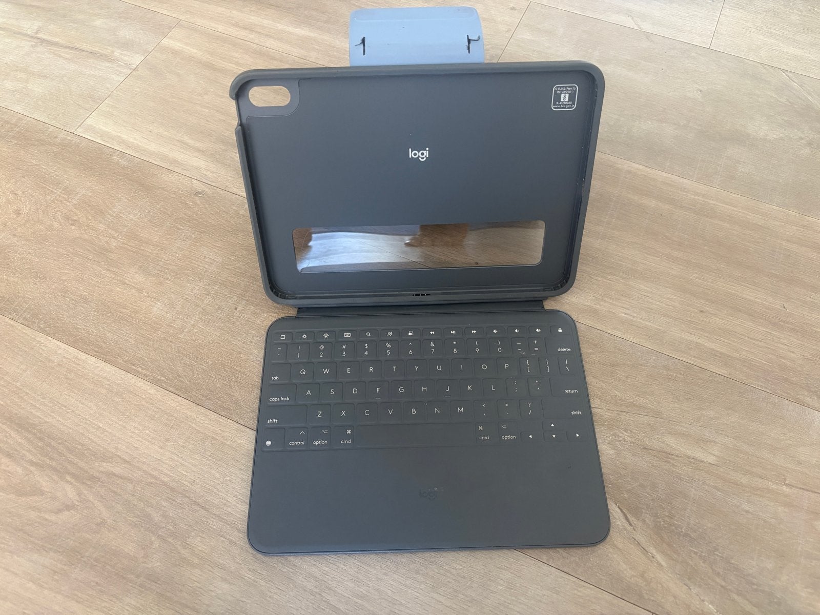 Logitech Rugged Folio toetsenbordhoes voor iPad 10 & 11, Ophalen of Verzenden, Gebruikt, 10 inch, Bescherming voor- en achterkant