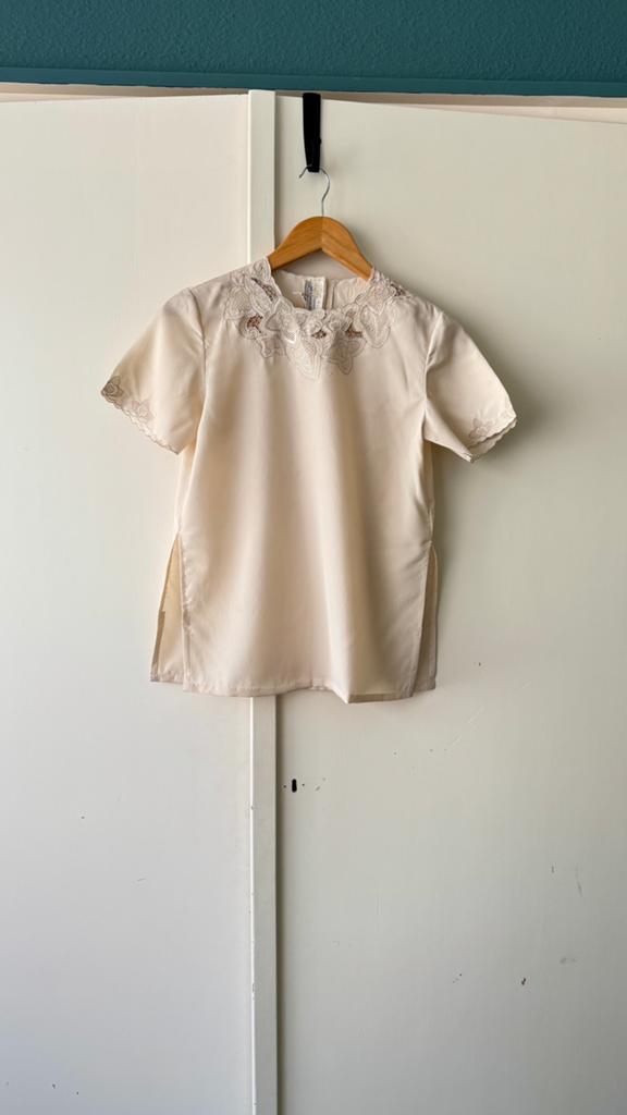 Vintage geborduurde satijnen blouse 36 90s crème floral, Beige, Ophalen of Verzenden, Vintage, Maat 36 (S)