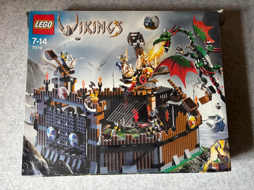 Lego 7019 Viking Fortress in nieuwstaat, Kinderen en Baby's, Speelgoed | Duplo en Lego, Overige thema's, Lego, Ophalen of Verzenden
