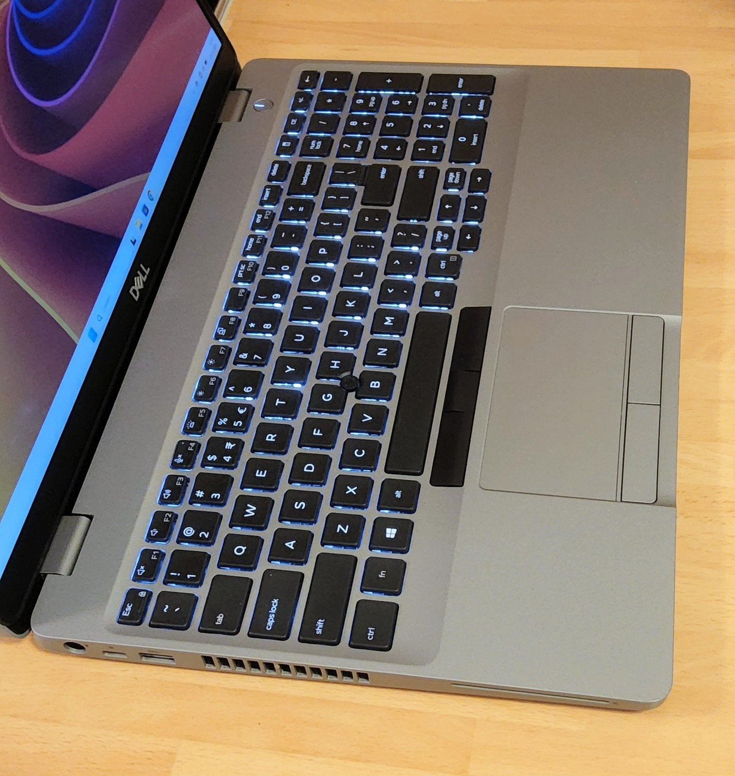 15" DELL LAPTOP MET LED TOETSENBORD * Windows en  Office, Computers en Software, Ophalen, Zo goed als nieuw