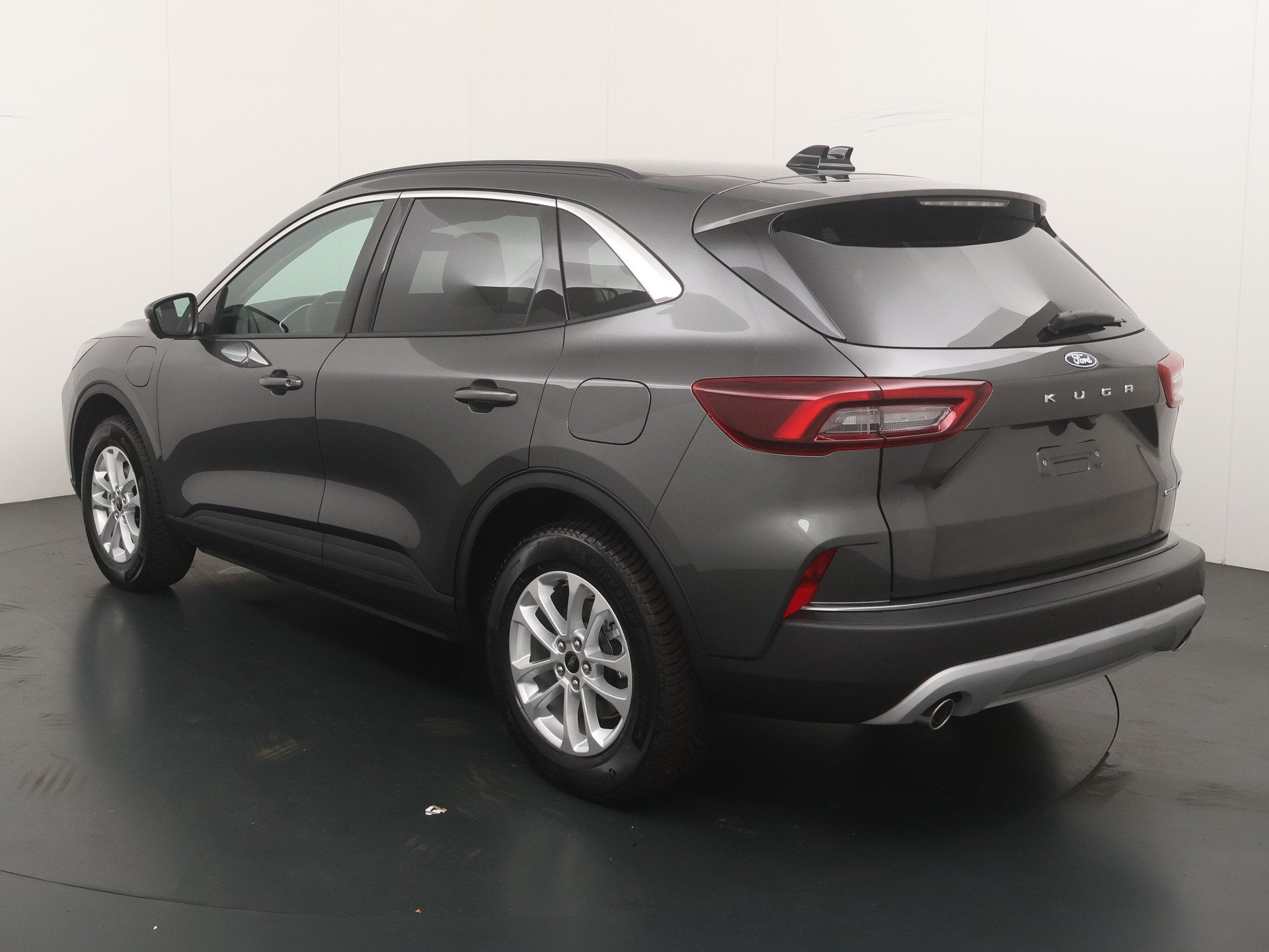 Ford Kuga 2.5 PHEV Titanium | Elektr. trekhaak | All-seasons, Zwart, 4 cilinders, Bedrijf, Nieuw