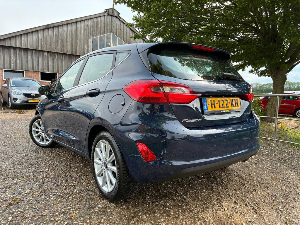 Ford Fiesta 1.0 EcoBoost Titanium | Xenon + Carplay + Cruise, Voorwielaandrijving, Stof, Gebruikt, 1064 kg