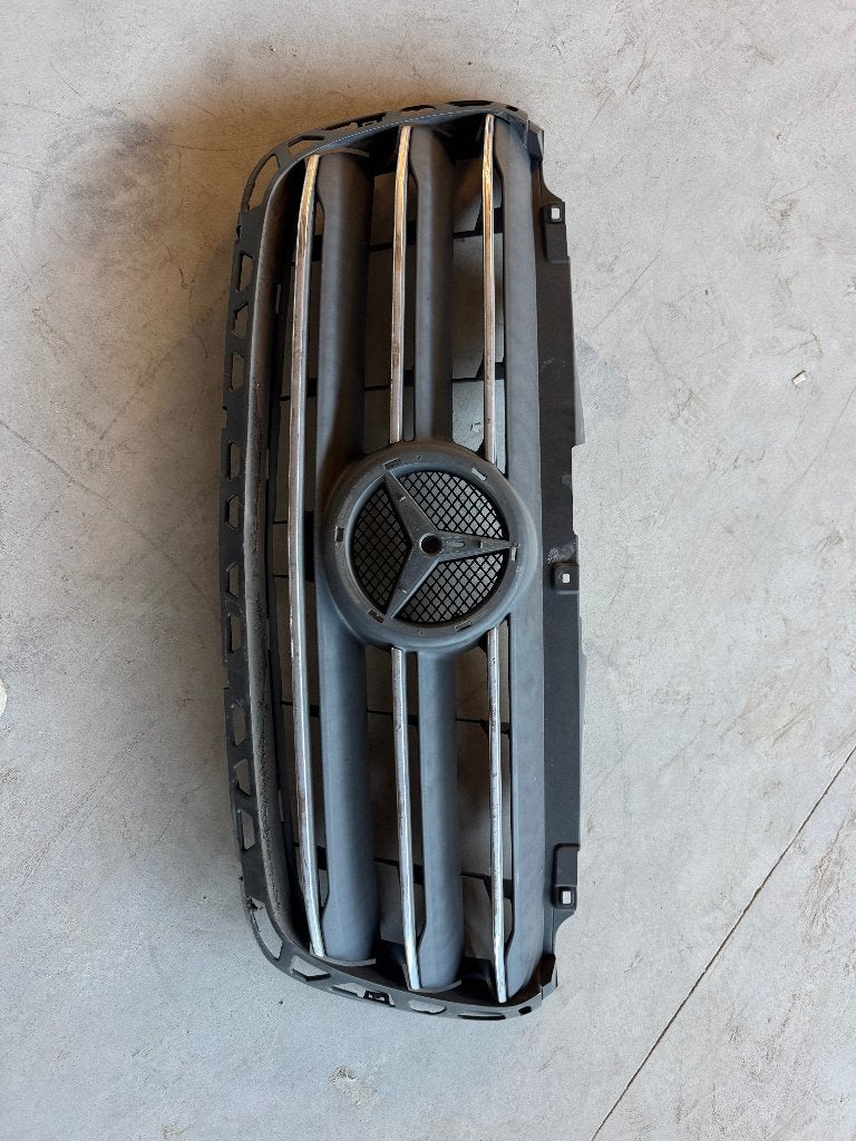 Sprinter w907 chrome Grill zonder logo, Gebruikt, Voor, Mercedes-Benz, Ophalen of Verzenden