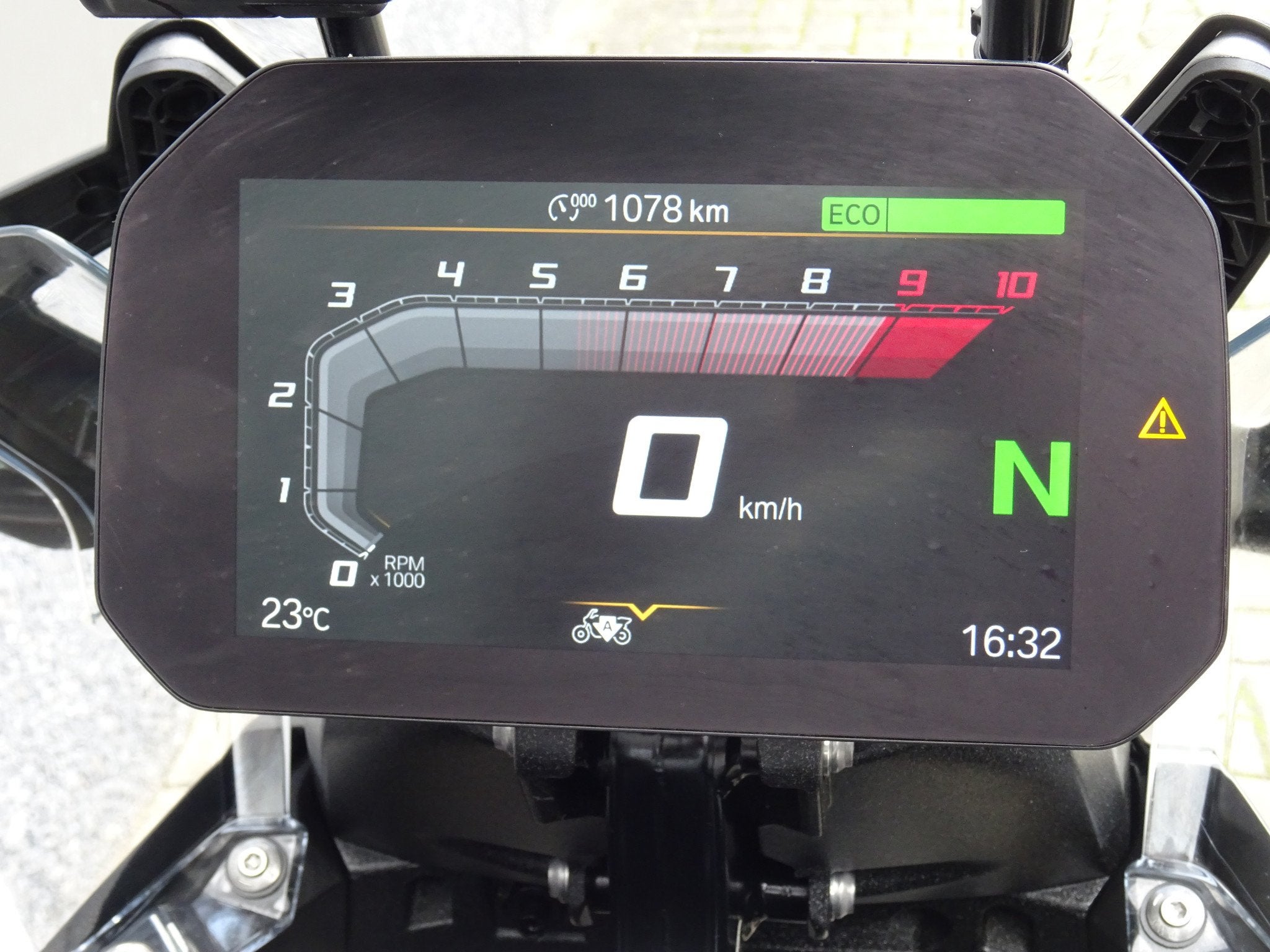 BMW R 1300 GS TRIPLE BLACK (bj 2024), Toermotor, 1300 cc, Gebruikt, Bedrijf