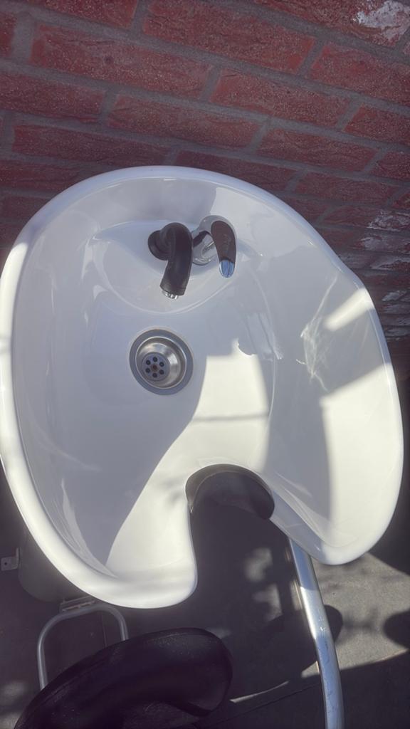 Wasunit voor kappers met alle afvoer en water leidingen!!!, Ophalen of Verzenden, Zo goed als nieuw, Wastafel
