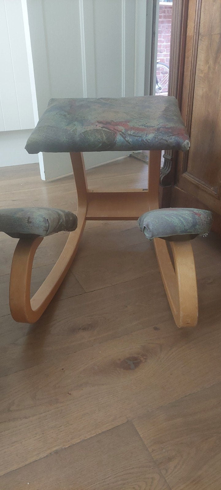 Stokke kniestoel - Ergonomisch en comfortabel, Gebruikt, Overige kleuren, Ergonomisch, Ophalen of Verzenden