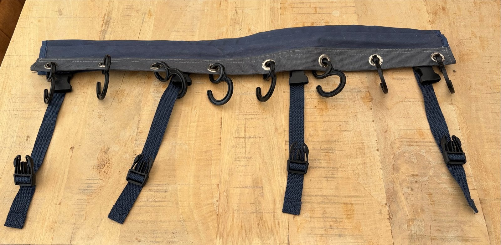 Handige ophangstrip met haken voor camper/caravan, Ophalen, Zo goed als nieuw