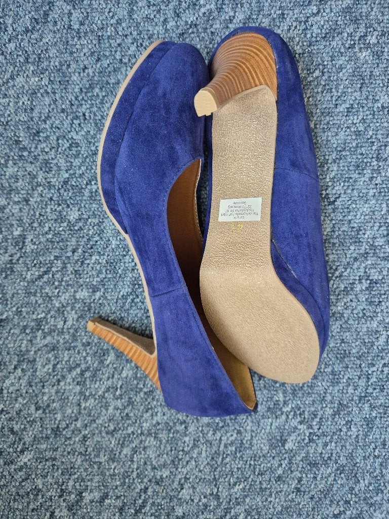 Te Koop blauwe  en wijn rode Pumps maat 41 en 42, Kleding | Dames, Ophalen of Verzenden, Nieuw, Blauw