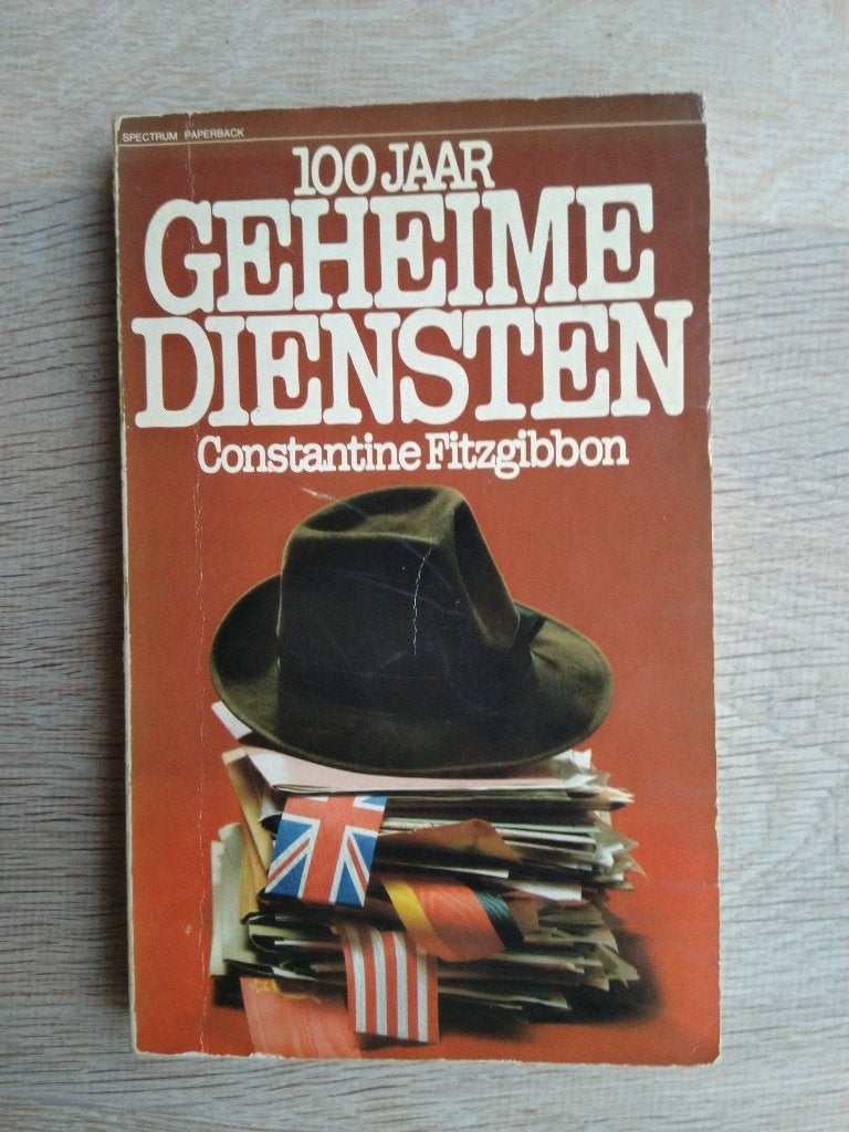 100 jaar geheime diensten - Constantine Fitzgibbon, Gelezen, Ophalen of Verzenden, Constantine Fitzgibbon, Algemeen
