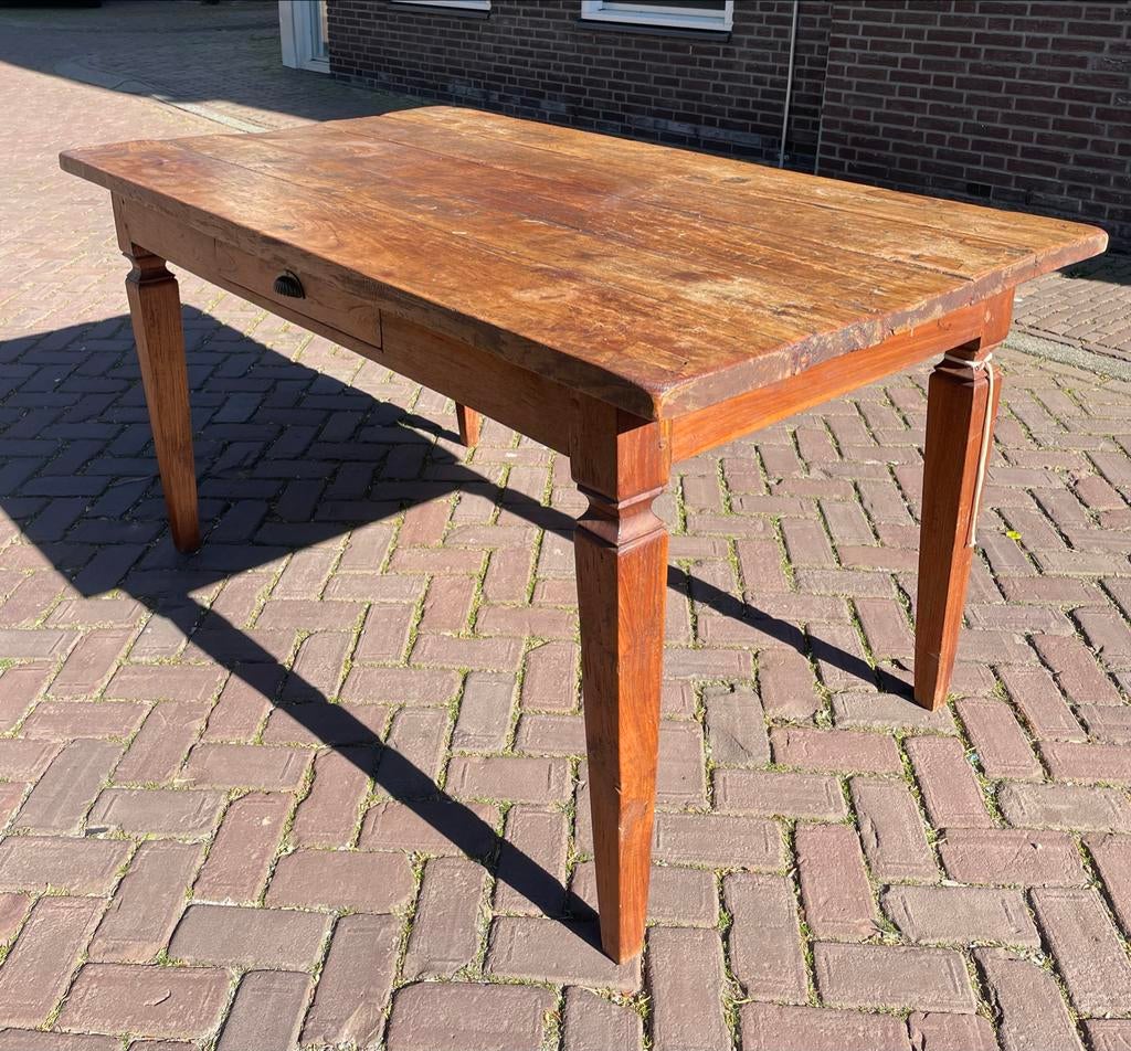 Antieke houten eettafel met lade - Rustieke charme, Antiek en Kunst, Antiek | Meubels | Tafels, Ophalen