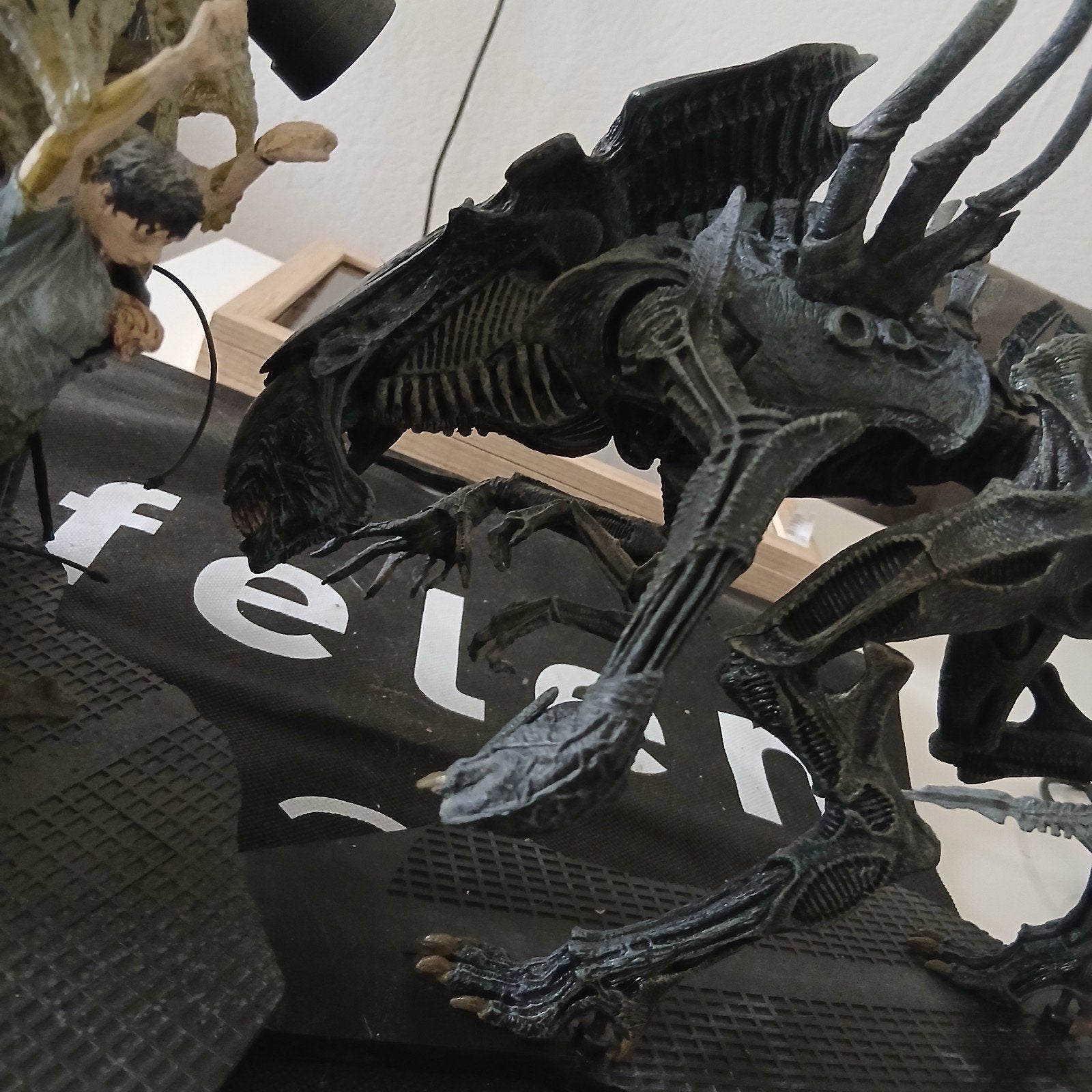 Alien Queen en Ripley diorama - NECA, Ophalen, Zo goed als nieuw