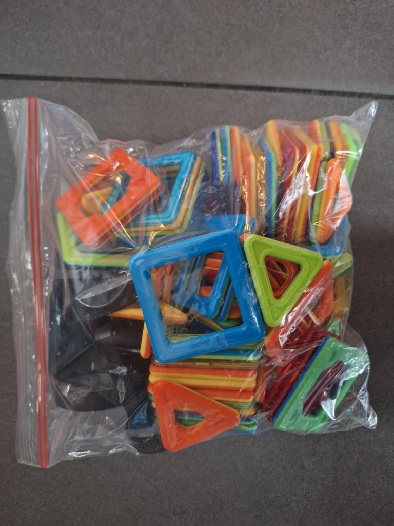 Meerdere setjes magnetische tegels, Ophalen