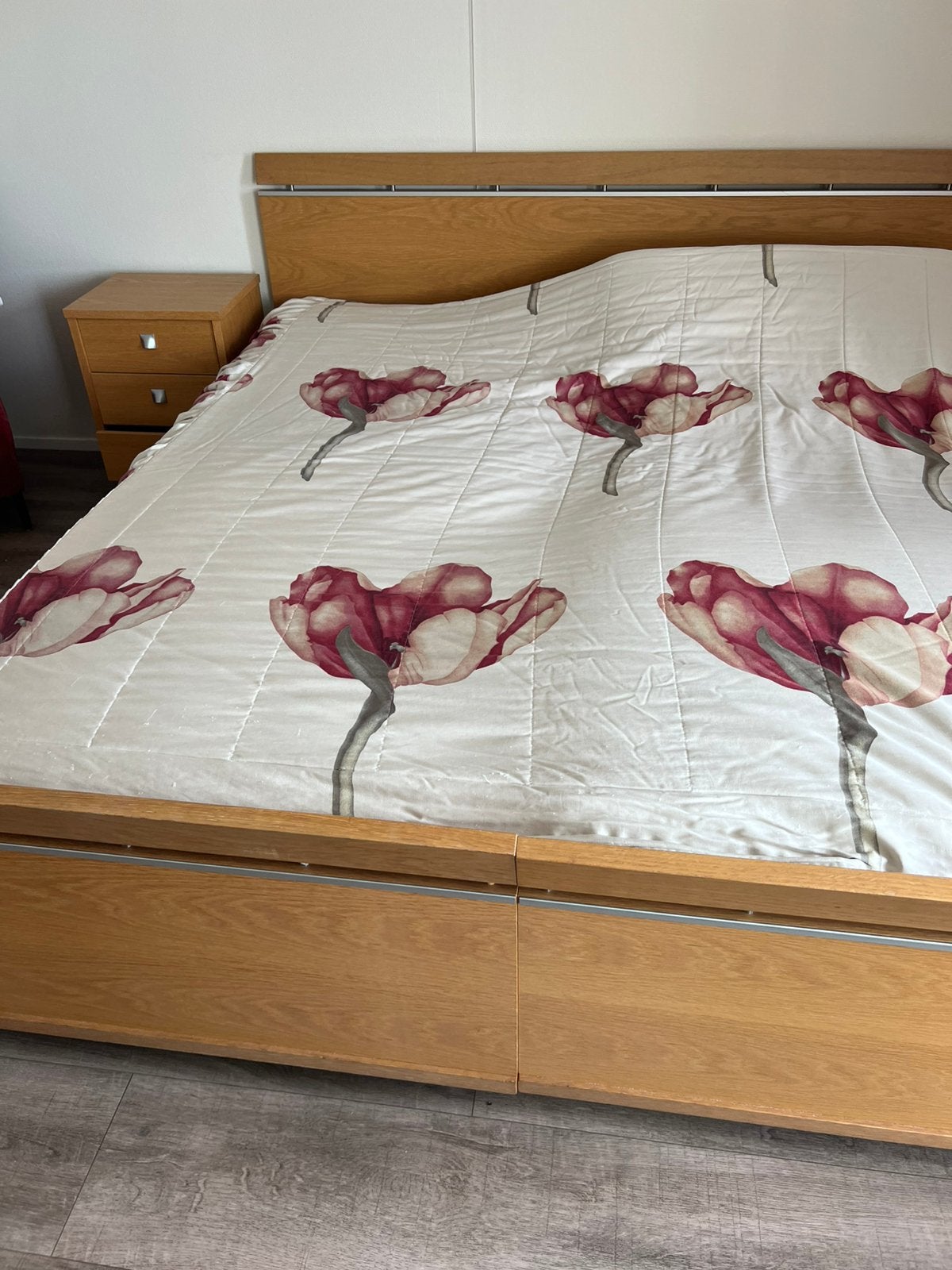 Mooie sprei in de kleuren creme/roze/rood * Blikvanger, Beige, Overige typen, Tweepersoons, Ophalen of Verzenden