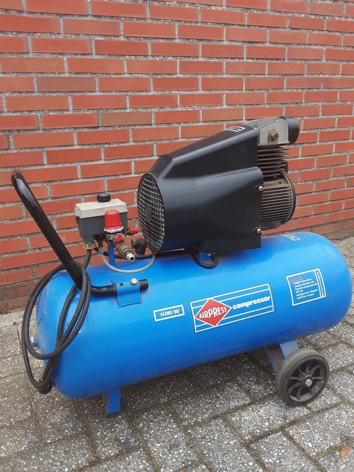 Te Koop, Ophalen, Gebruikt, 6 tot 10 bar, 25 tot 100 liter