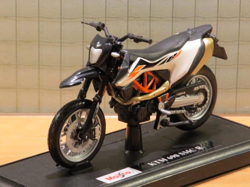 KTM 690 SMC R supermotard 1:18, Maisto, May Cheong Group France S.A.S., Nieuw, Ophalen of Verzenden