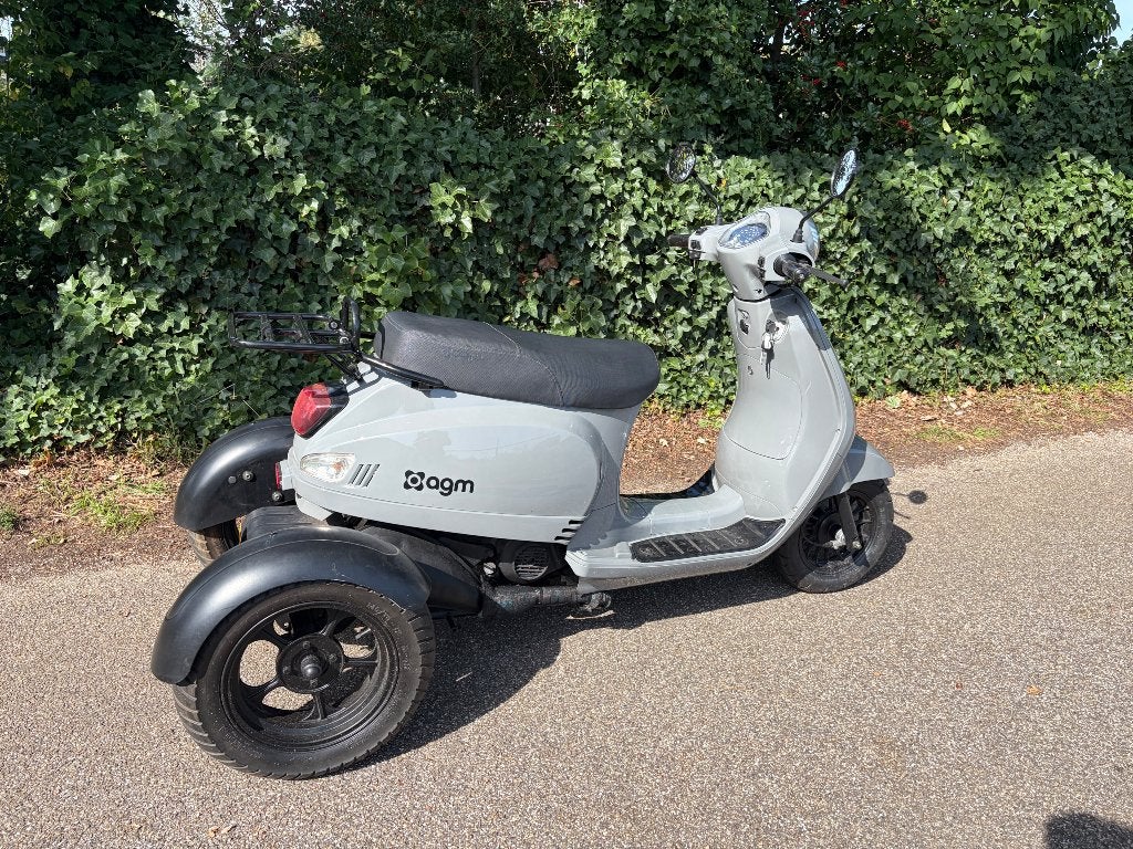 Driewieler AGM scooter, Fietsen en Brommers, Ophalen of Verzenden, Zo goed als nieuw, Overige typen, Overige merken
