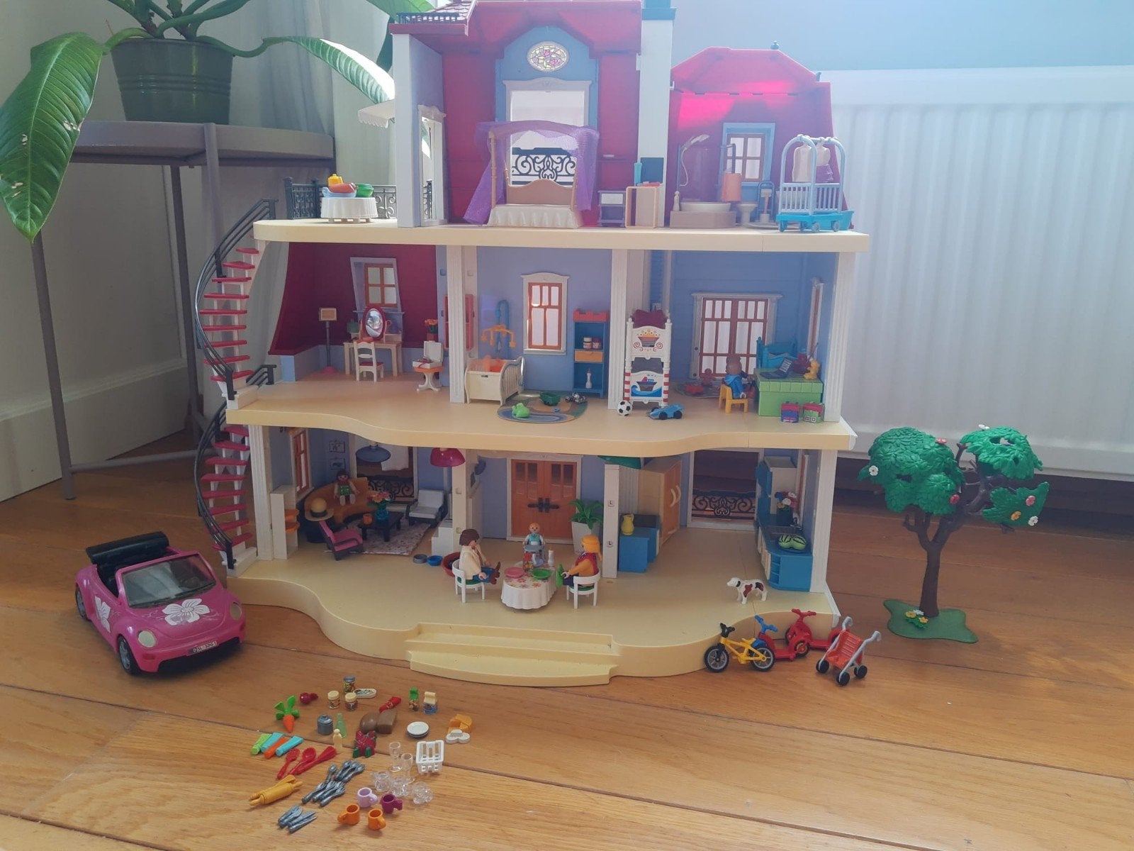 Playmobil woonhuis villa heel uitgebreid met verlichting, Ophalen, Zo goed als nieuw, Poppenhuis