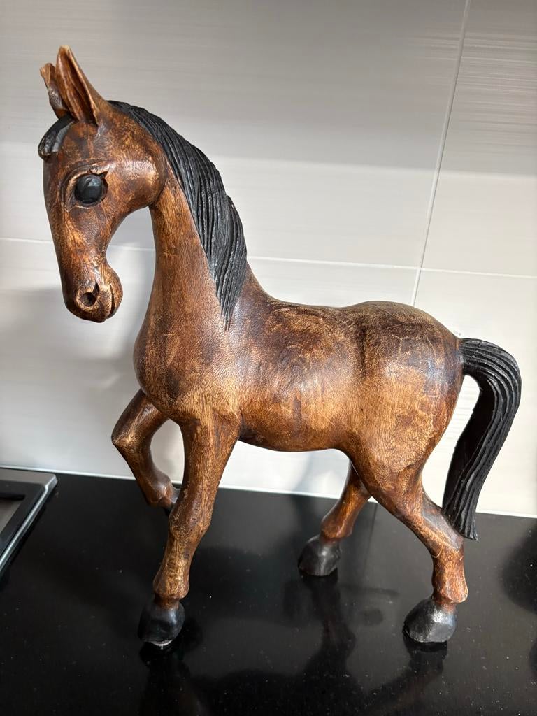Houten paard sculptuur - Handgesneden decoratief beeld, Ophalen of Verzenden, Zo goed als nieuw, Paard
