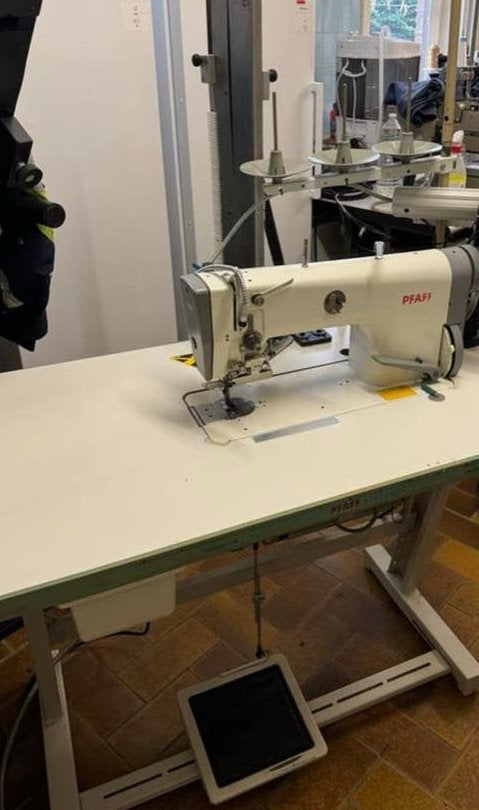 Pfaff 951 ‘Eisenkolb’ Microflex Gordijnhaak automaat., Hobby en Vrije tijd, Naaimachines en Toebehoren, Ophalen, Naaimachine, Industrieel