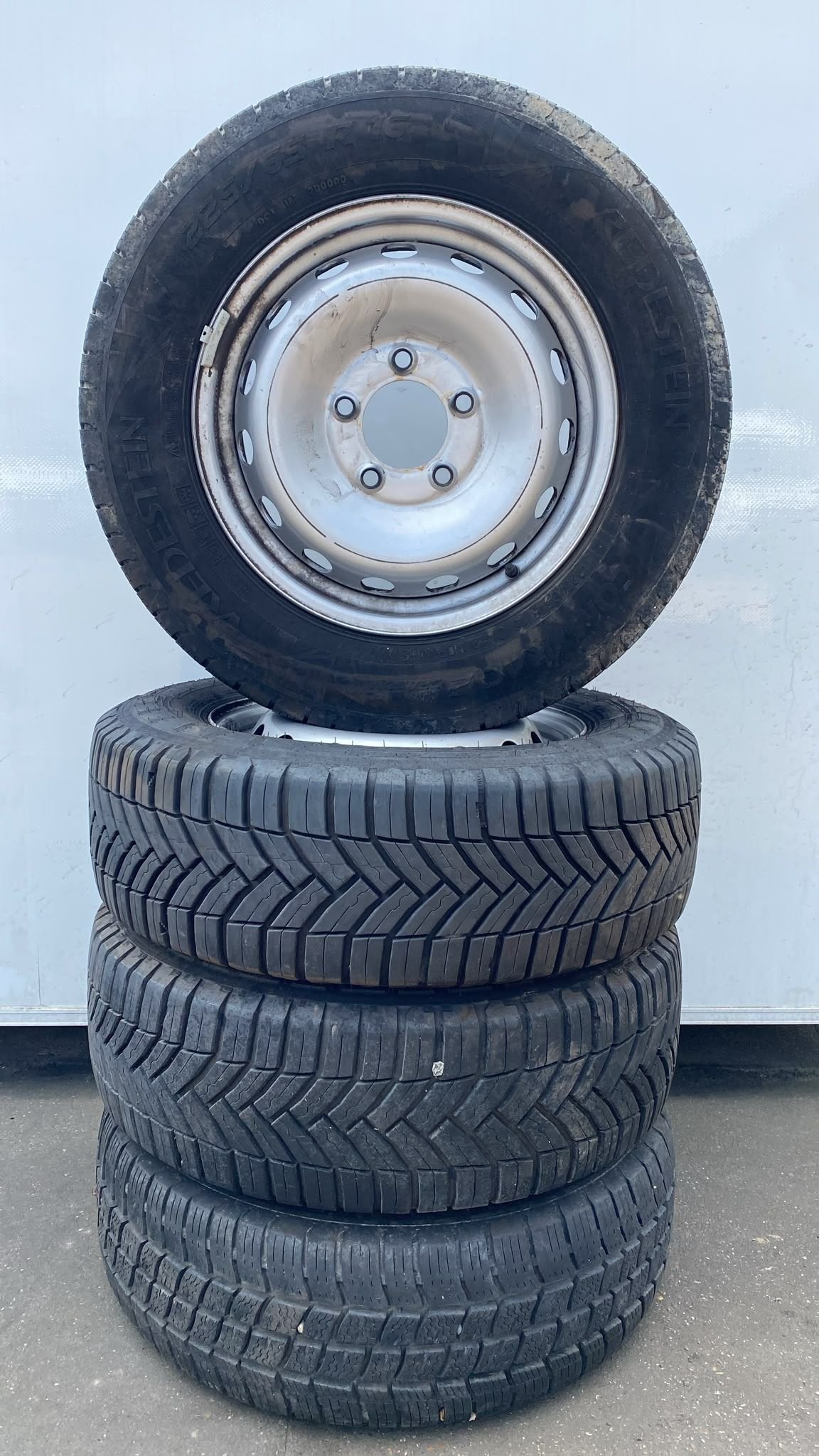 Mercedes-Benz Sprinter Allseason Banden Set 225-65-16 5x130, Gebruikt, -, -, Banden en Velgen
