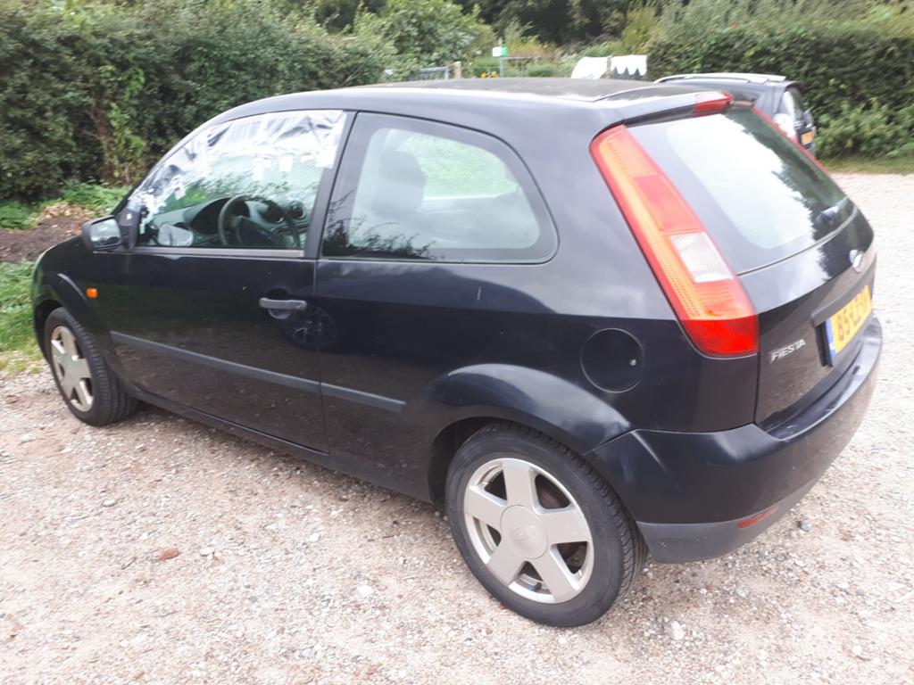 Ford Fiesta 2003, zwart 2 deurs lage km.stand 197772, Auto's, Particulier, Te koop