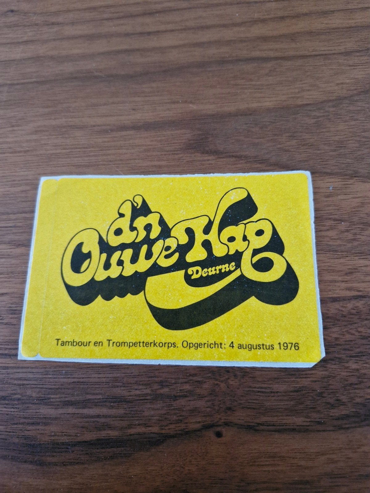 8285 Vintage Sticker Tambour en Trompetterkorps Deurne 1976, Ophalen of Verzenden, Gebruikt, Overige typen
