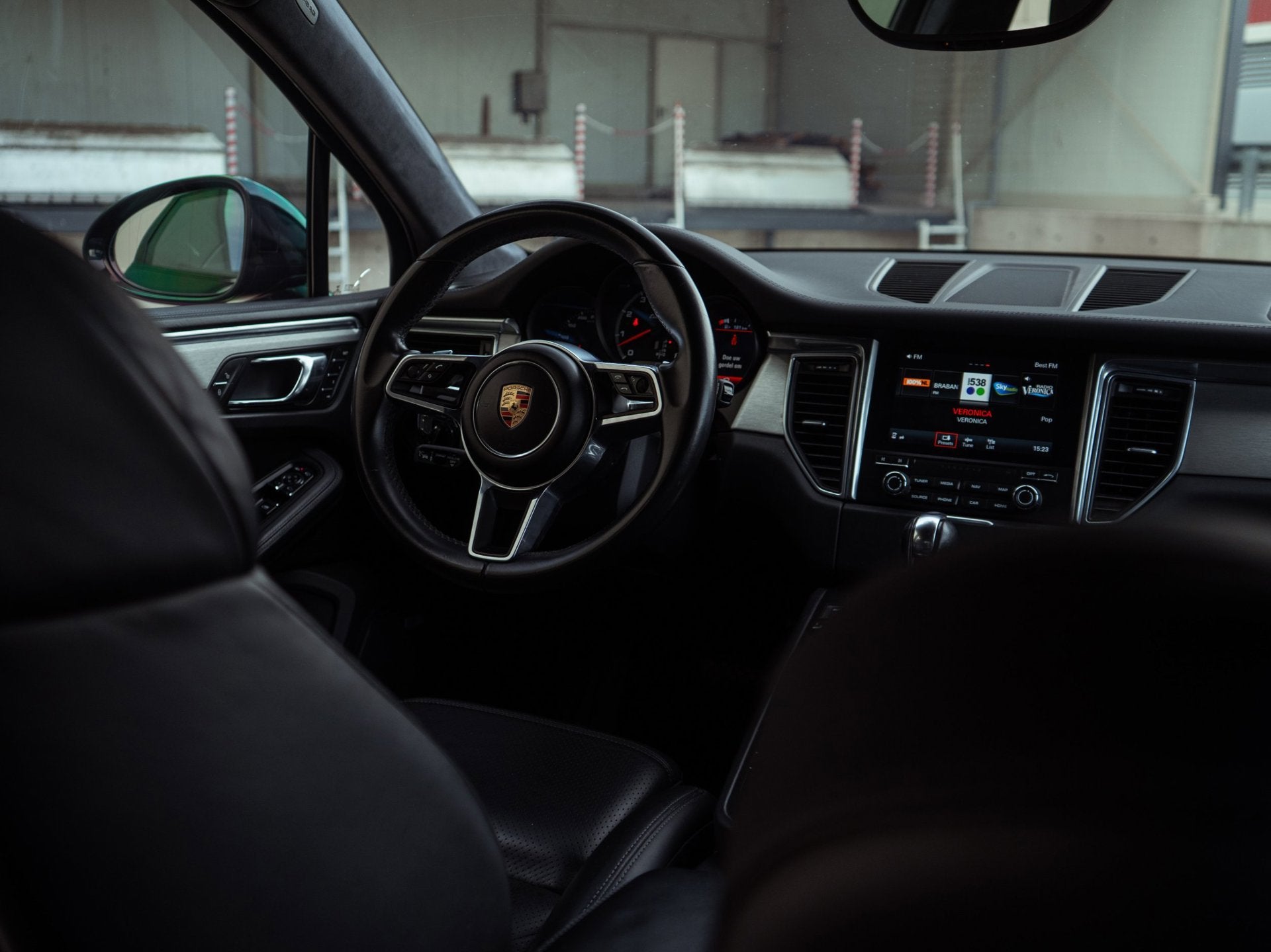 Porsche Macan 3.6 Turbo 400 pk|Luchtvering + PASM|LED-koplam, Automaat, Gebruikt, Lichtsensor, Vierwielaandrijving