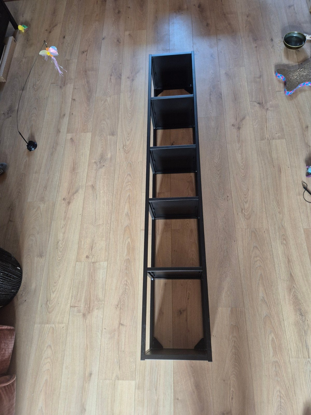 Zwart smal kastje met 6 verdiepingen - 180x30x30cm, Ophalen, Met plank(en), Minder dan 50 cm, Zo goed als nieuw