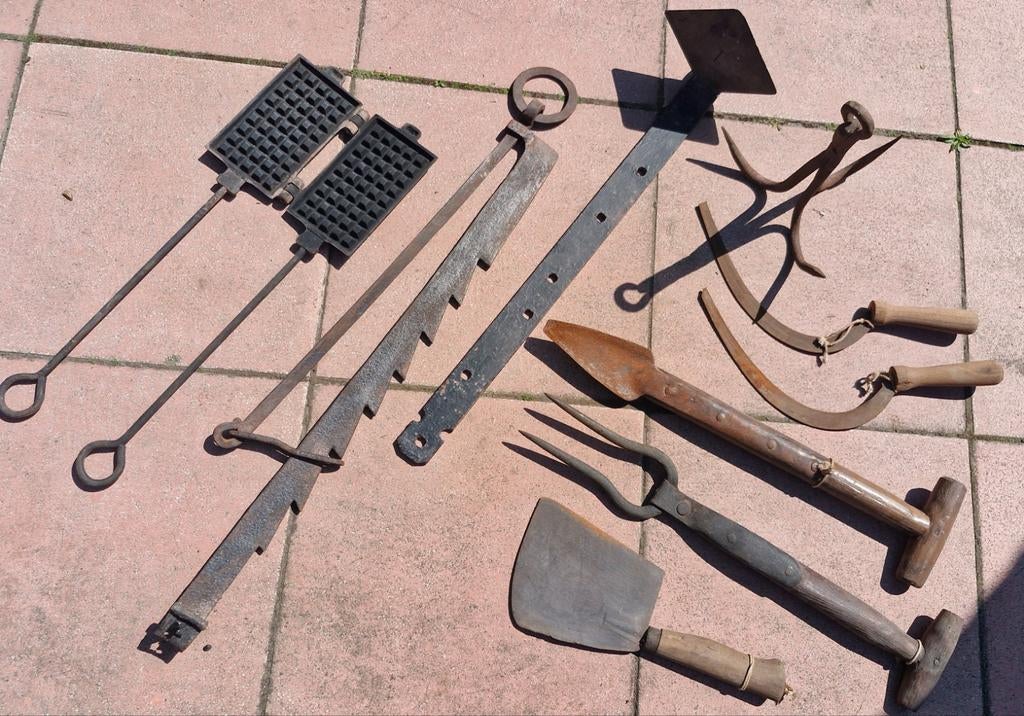 Antieke gereedschappen en wafelijzers - Set, Antiek en Kunst, Antiek | Gereedschap en Instrumenten, Ophalen