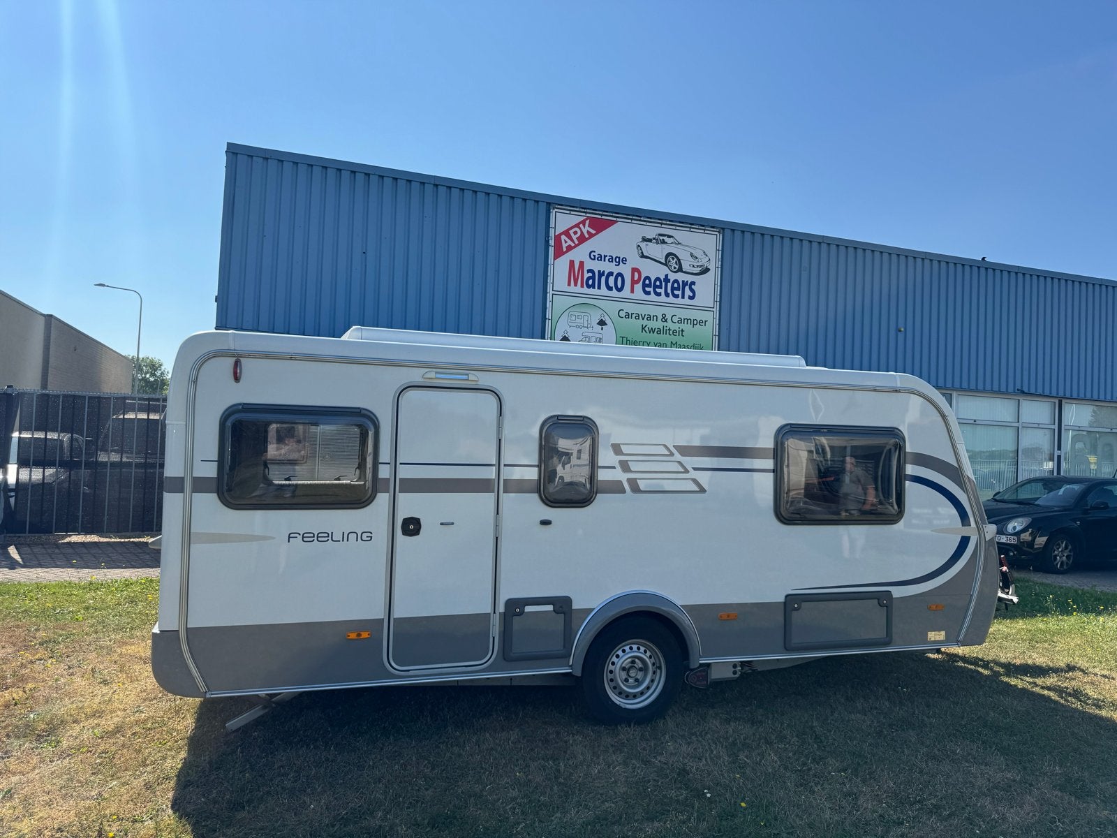 Eriba Feeling 470 2013 mover, tent + luifel & fietsendrager, Bedrijf, Hymer, 1000 - 1250 kg, 2 aparte bedden