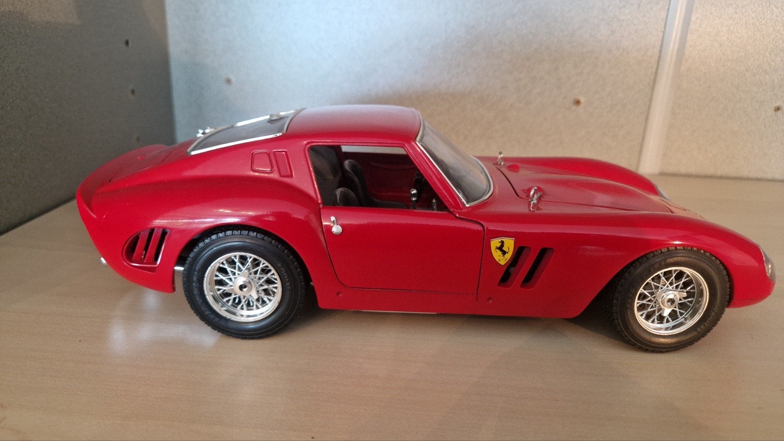 Prachtige Ferrari 250 GTO schaalmodel - Zo goed als nieuw, Ophalen of Verzenden