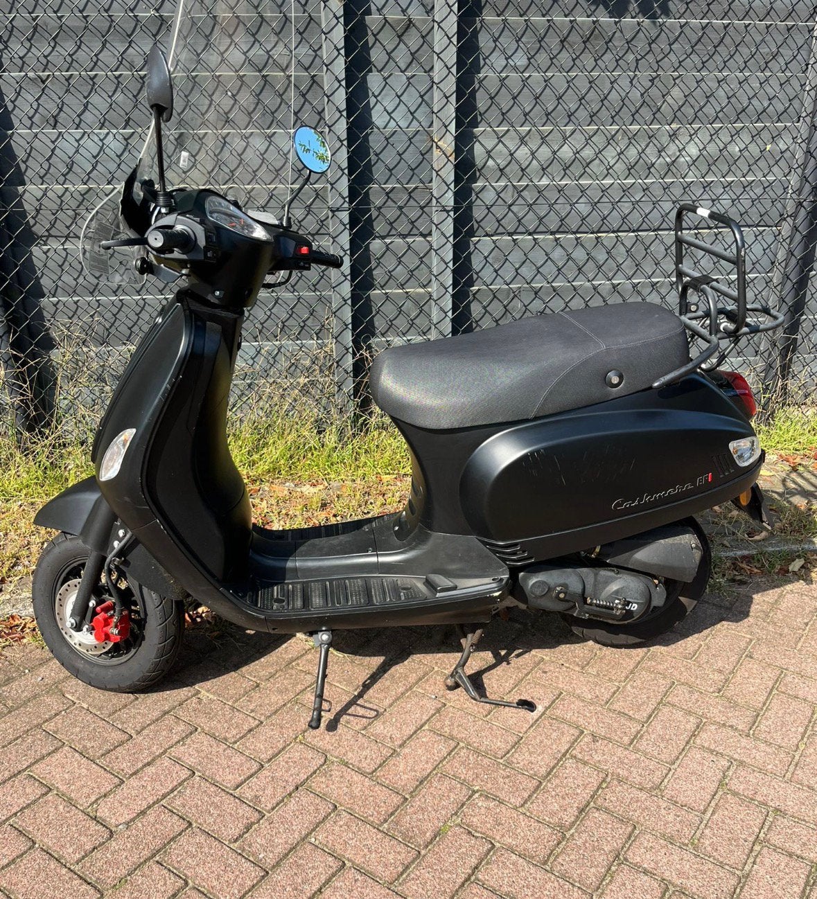 Mag Zsm weg |DJJD Cashmere| 2020 | Incl. helm & slot, Ophalen, Zo goed als nieuw