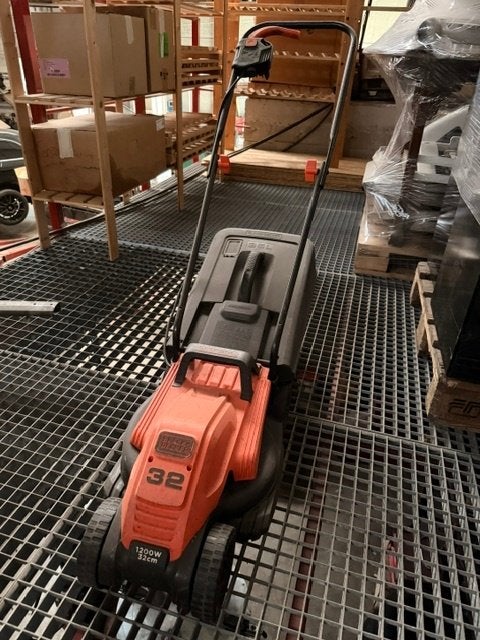 Grasmaaier BLACK + DECKER, Ophalen, Gebruikt, Elektrische grasmaaier, Black+Decker