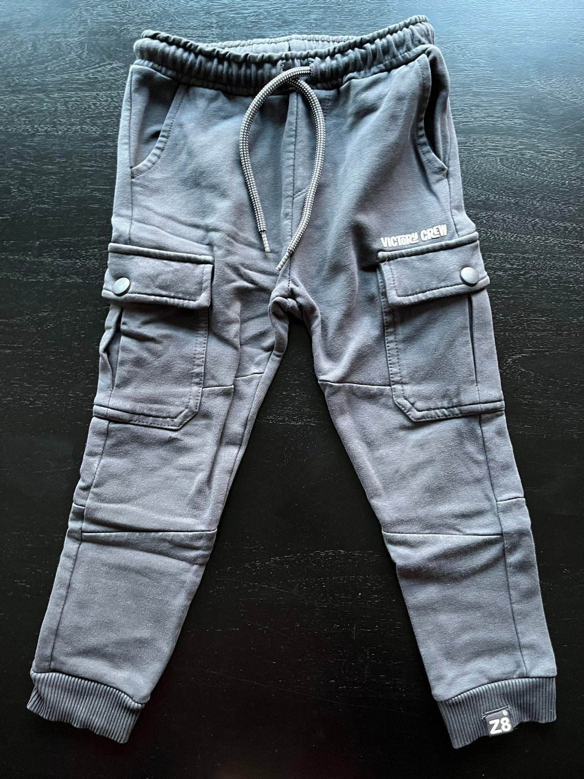 Maat 104 Z8 jogging broek donker grijs met zakken, Ophalen of Verzenden, Zo goed als nieuw, Jongen, Broek