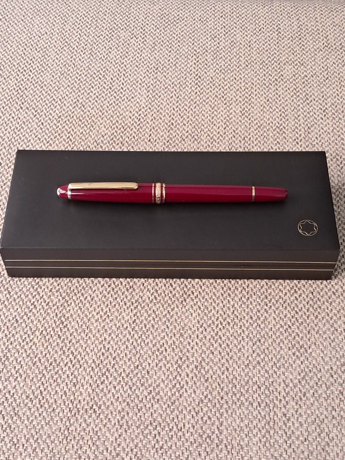 Montblanc Meisterstück Burgundy Rollerbal, Verzamelen, Pennenverzamelingen, Overige typen, Nieuw, Met doosje, Ophalen of Verzenden