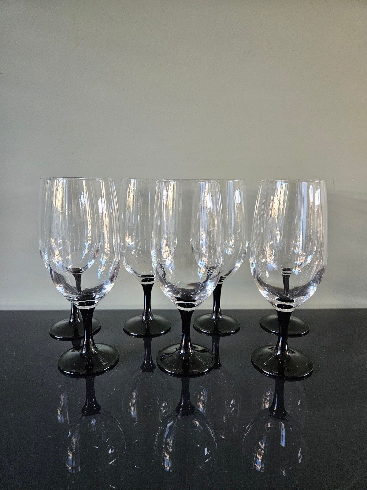 Set van 7 glazen met zwarte voet, Luminarc France, Verzamelen, Glas en Borrelglaasjes, Ophalen, Zo goed als nieuw, Overige typen